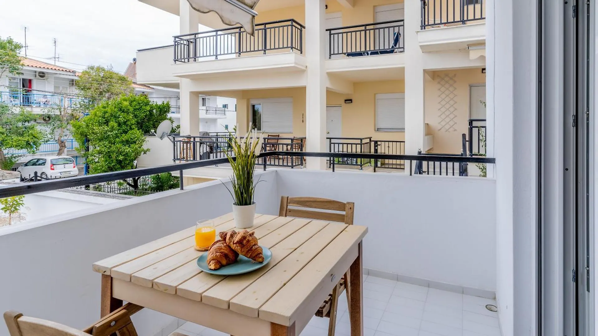 Holiday home Beachfront Bliss By Halu! Spacious Vacation House Nea Skioni Greece