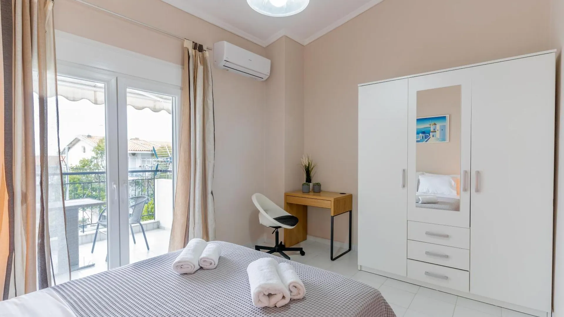 Holiday home Beachfront Bliss By Halu! Spacious Vacation House Nea Skioni