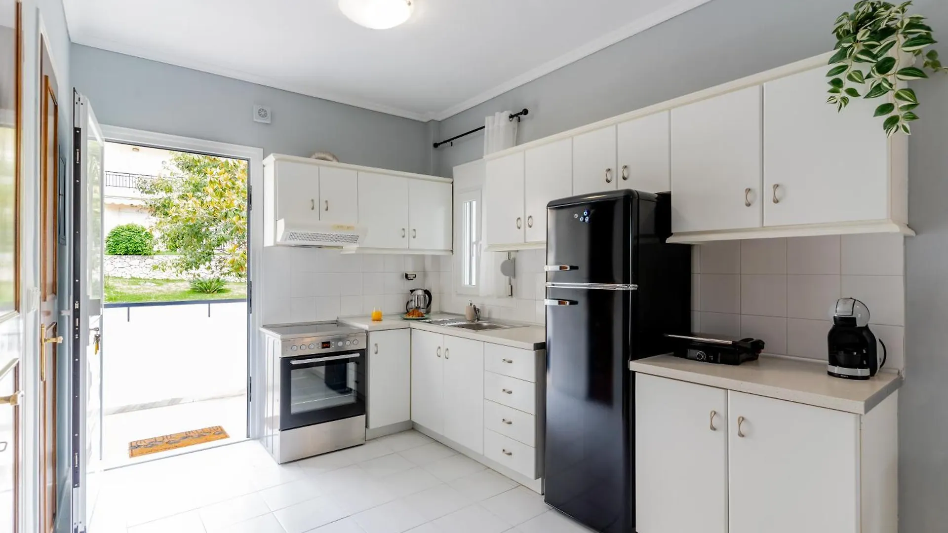 Beachfront Bliss By Halu! Spacious Vacation House Nea Skioni 0*,